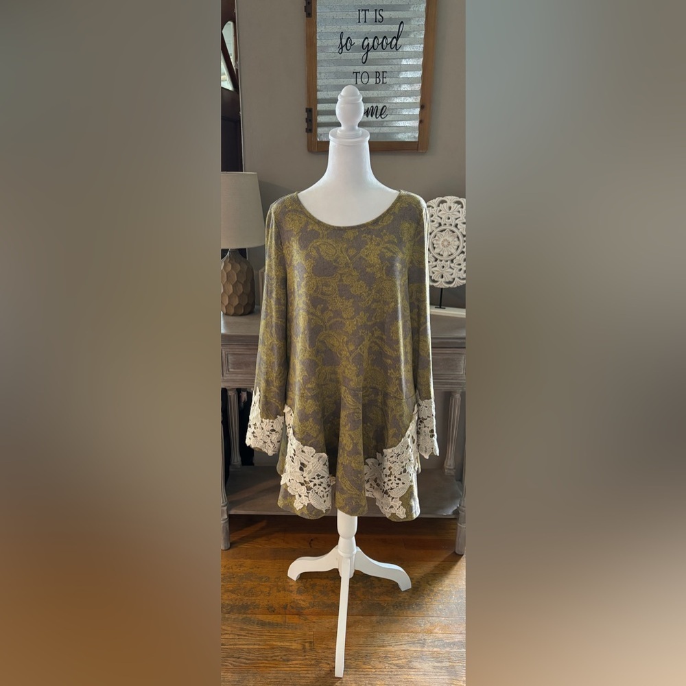 Entro Lace Detail Dress